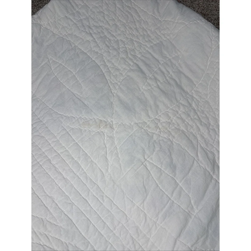 Embroidered Floral Wreath Full‎ Cream Quilt & Shams Scalloped Edge Cottagecore